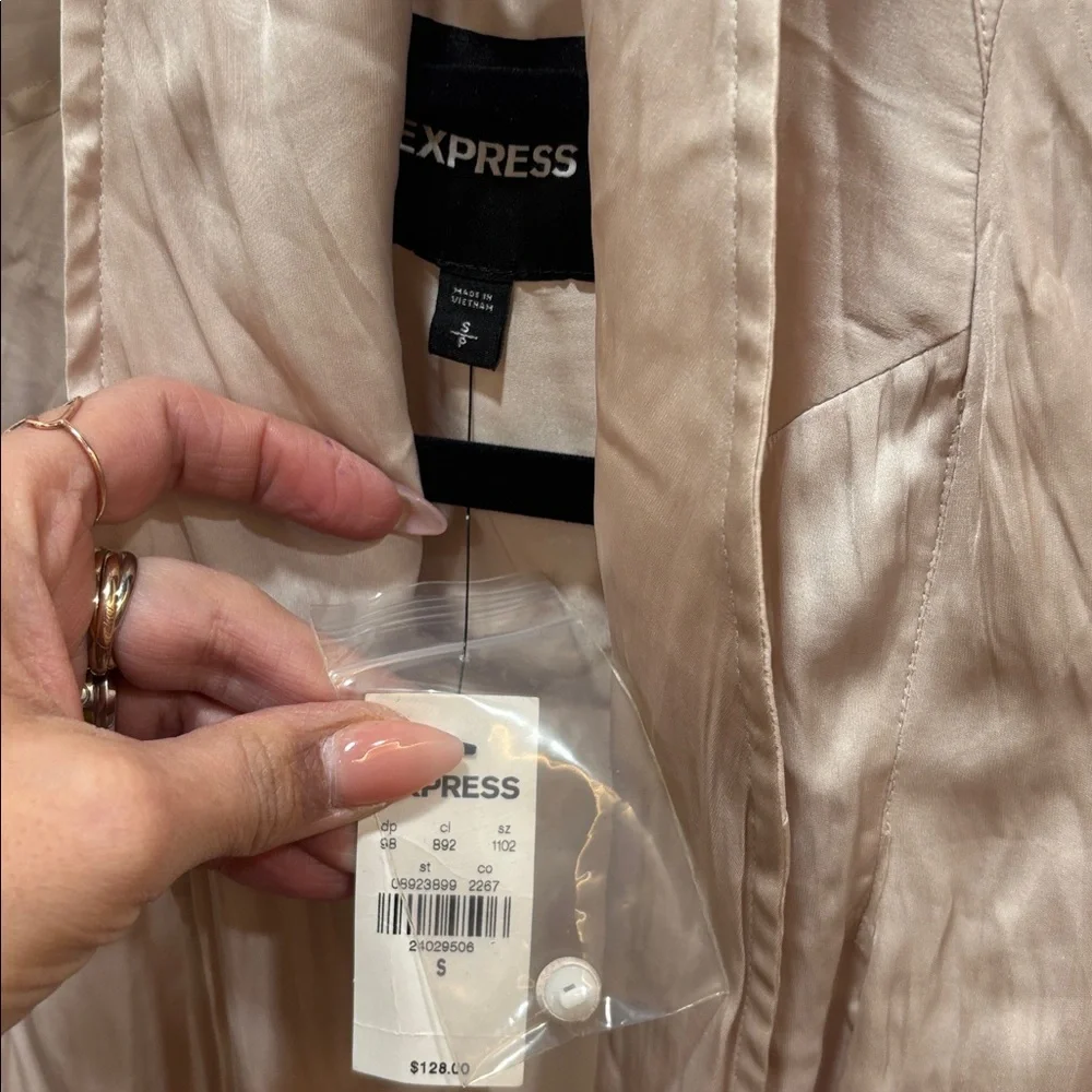 Express Cream Wrap Dress- NWT- - Picture 2 of 2